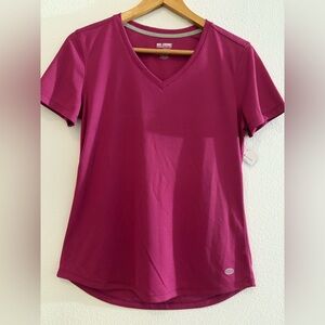 REEL LEGENDS  Women's V-Neck Fuchsia Tee SiZE S